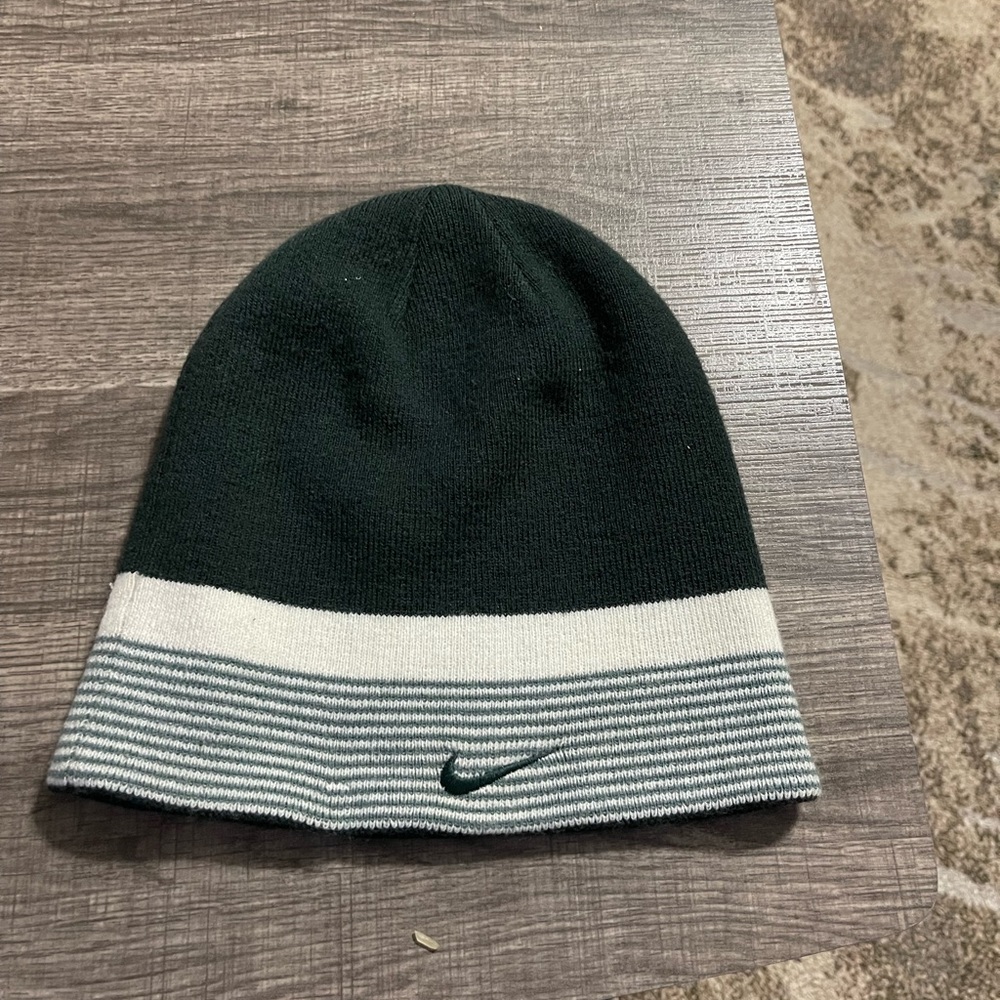 Nike reversal beanie